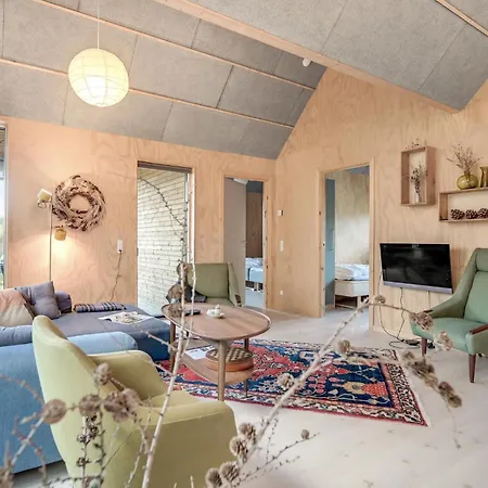 3 Bedroom Gorgeous In Holiday home